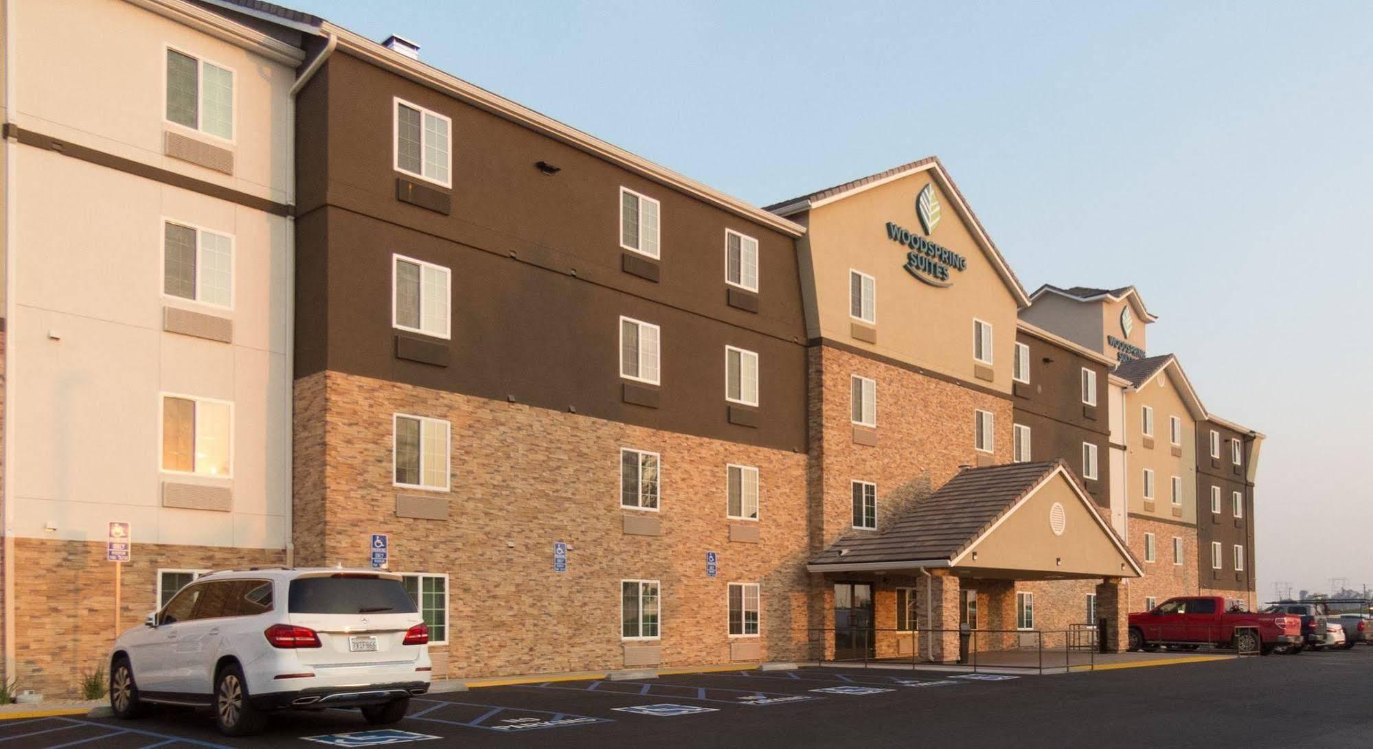 Woodspring Suites Bakersfield East Exterior photo