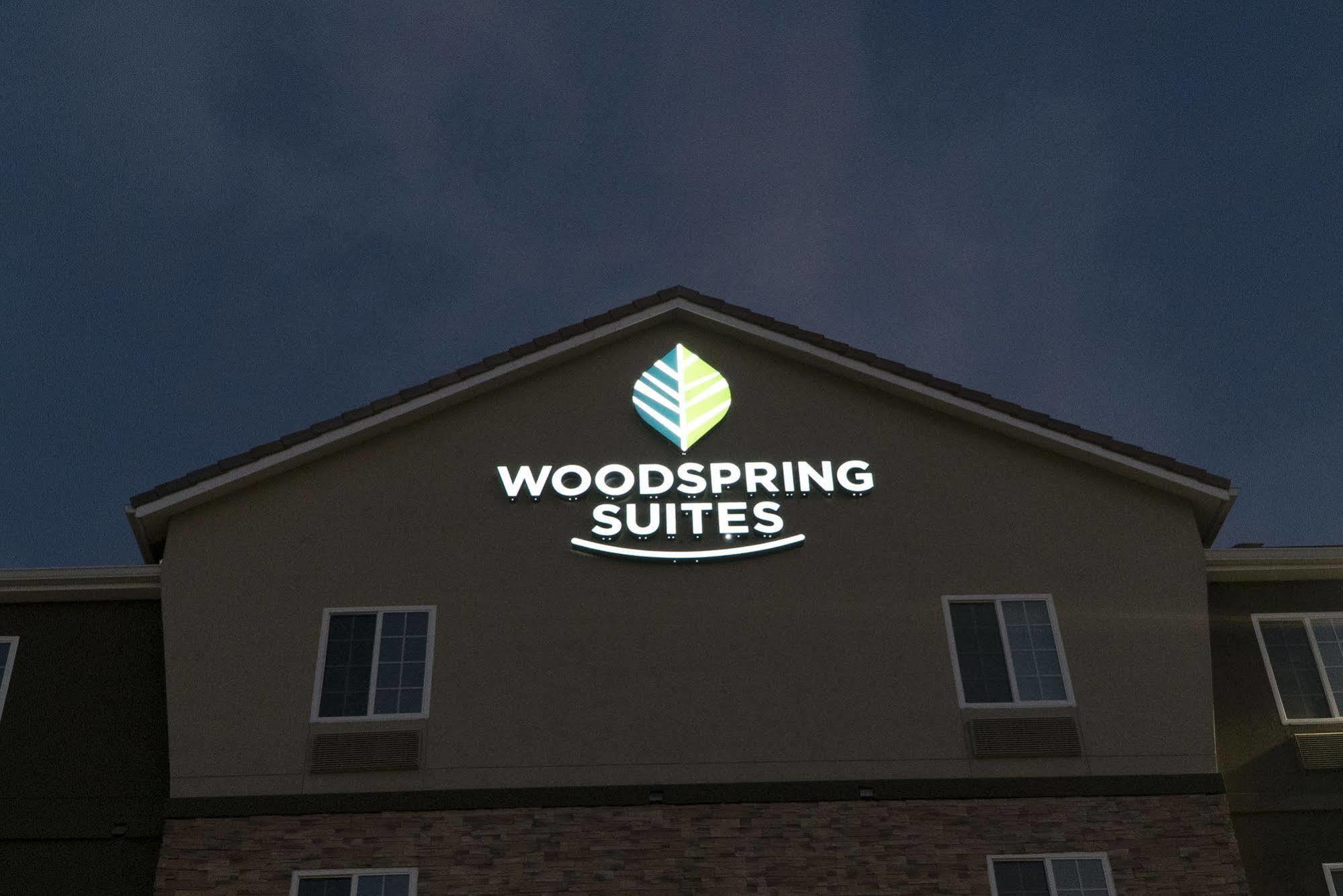 Woodspring Suites Bakersfield East Exterior photo